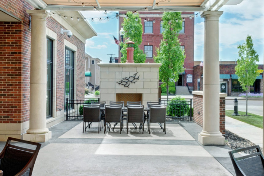 26-Mancys-Steakhouse-Patio_1-3